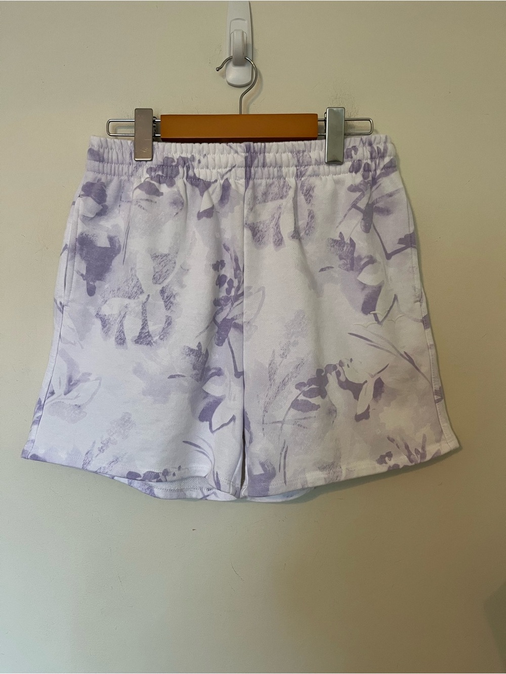 LazyPants Floral Lounge Shorts Lavender White Pocket Drawstring Size Medium - Picture 2 of 9